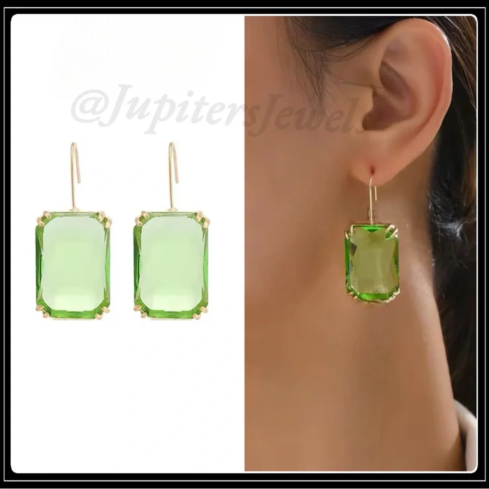 NEW GOLD MEGA EMERALD CUT SIMULATED SPEARMINT GREEN TOPAZ CUSHION EARRINGS
